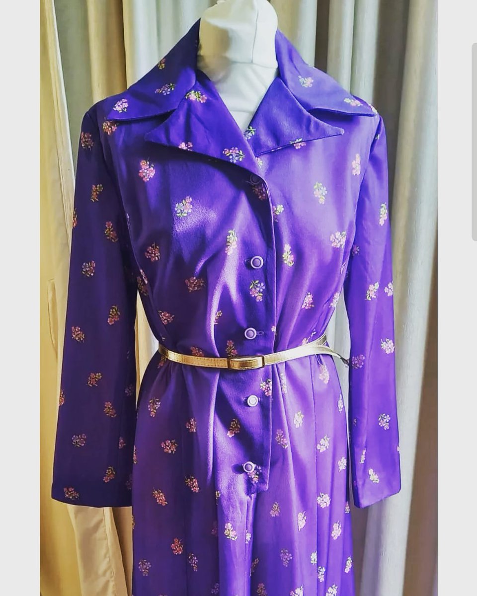 VintageVizardry's tweet photo. #daggercollar #vintage dress. Isnt it lovely? https://t.co/q34yB8r2NW