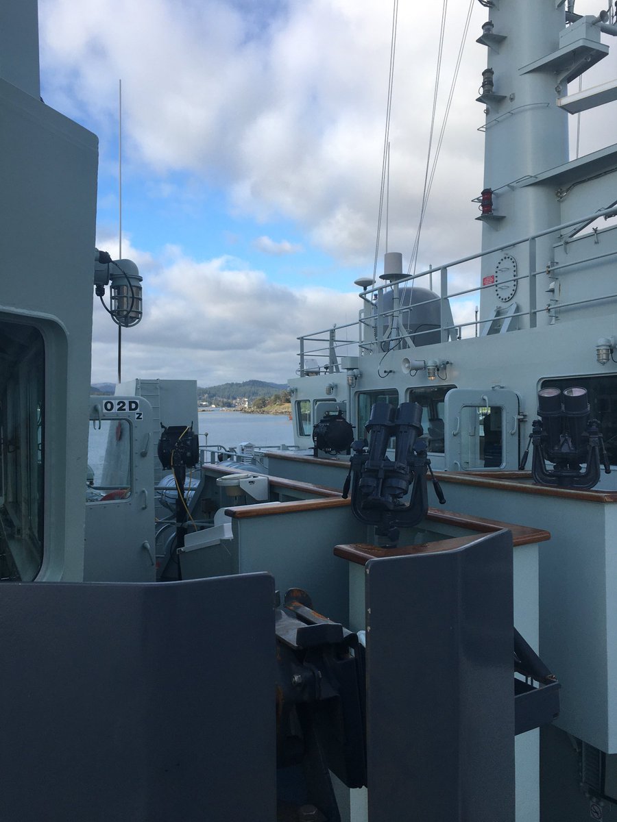 HMCS_NCSMSask's tweet photo. Took our good friend ⁦@HMCSBrandon⁩ to sea today! Hope you don’t mind ⁦@MaudeAtSea⁩ - we will put it back! #together #switch #BFF #tugassist ⁦@Nadia_Shields⁩ https://t.co/gfcNMXmF2X