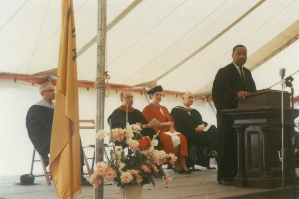 Four days later, on June 16th, Martin Luther King gives the Baccalaureate address at  @KeukaCollege. During his speech, MLK mentions that he was at Medgar Evers' funeral the night before. /5