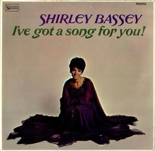 Creque's tweet image. 🎶 Shirley Bassey - The Shadow of Your Smile 🎶 ❤️

youtu.be/hnEktvg0CIo