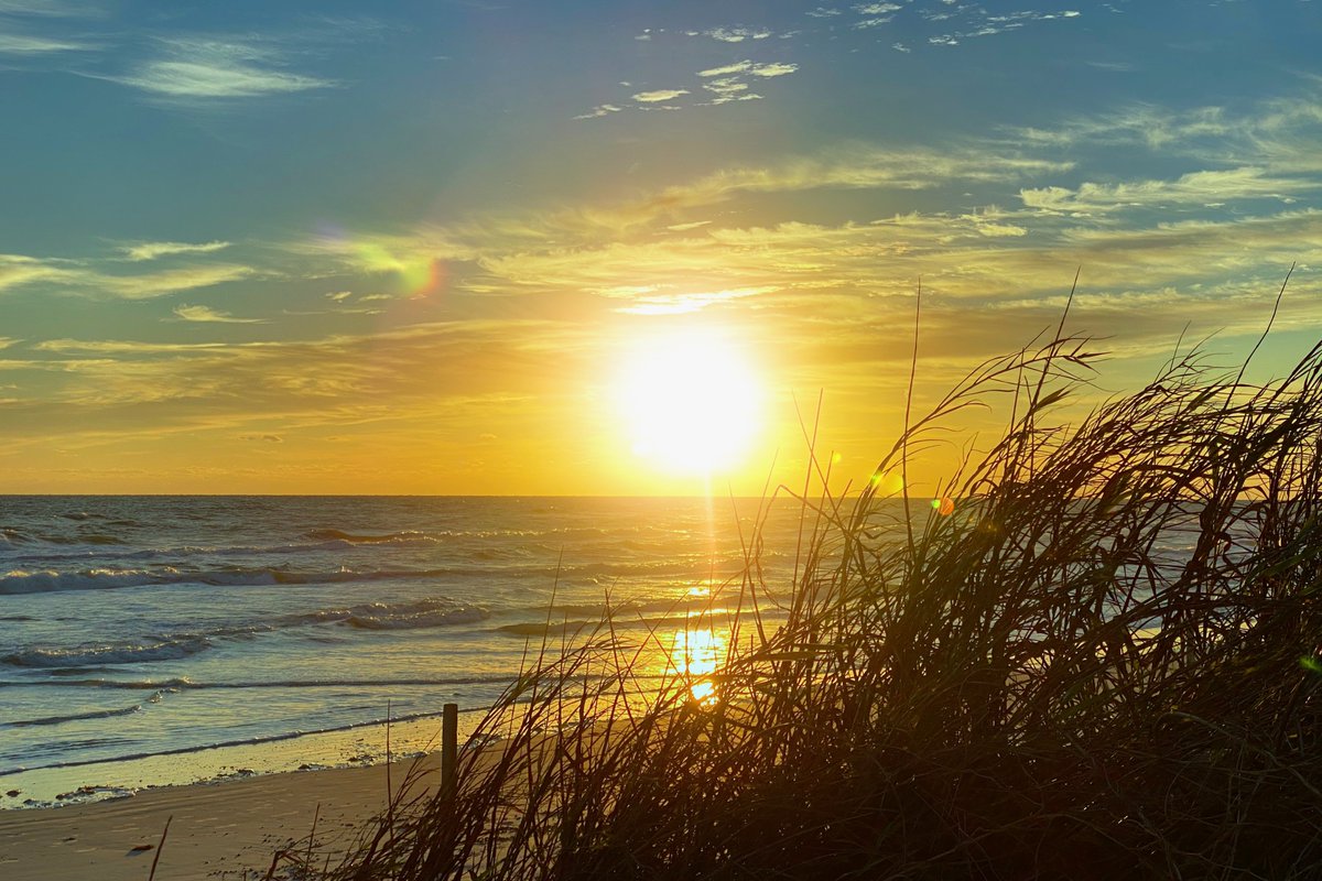 What does $600K buy in #NewSmyrnaBeach #Florida?

🦩Tour Homes👇🏻Click Here👇🏻📸
bit.ly/WhatDoes600KBu…

#MoveToNSB #MoveToFlorida #NSB #NSBHomes #NSBCondos #RealEstate #REALTOR #BeachHouse #DreamHome #CoastalLiving #BeachTown #Ocean #Beach #LoveWhereYouLive #HappyPlace