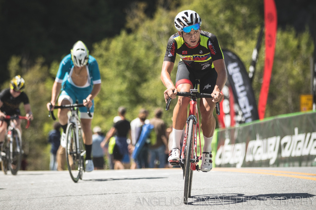 PalomarJulian's tweet photo. Kaden Hopkins: "Tan pronto como me llego la oferta del @equipoEssax supe que esto era exactamente lo que necesitaba para crecer en este deporte”. De la isla #Bermuda a #Sax. @essaxtwtr @fciclismocv @RFECiclismo #clubciclistasax 

 https://t.co/nVaOyGKTI5 https://t.co/rPJl70Vlh5