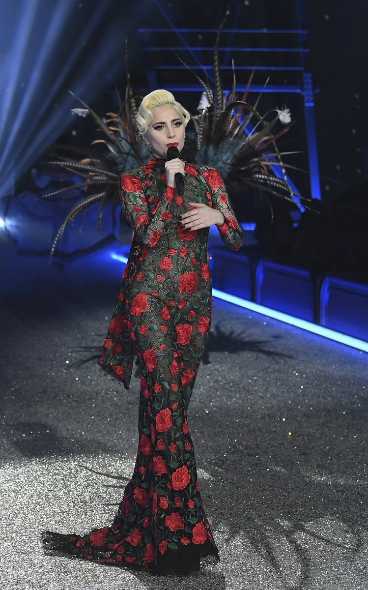 Lady Gaga as sea urchins - a thread