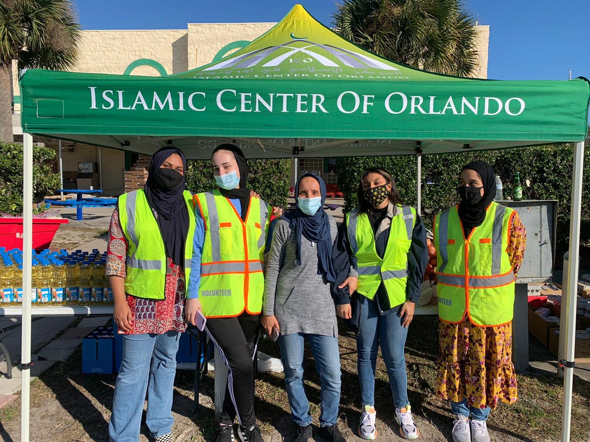 icorlandofl's tweet image. Car food drive at the Islamic Center of Orlando. Thank you 2021 Biden Haris inaugural committee for helping organise such a nice national day of service. #daysofservice #2021bidenharisinaugralcommittee
