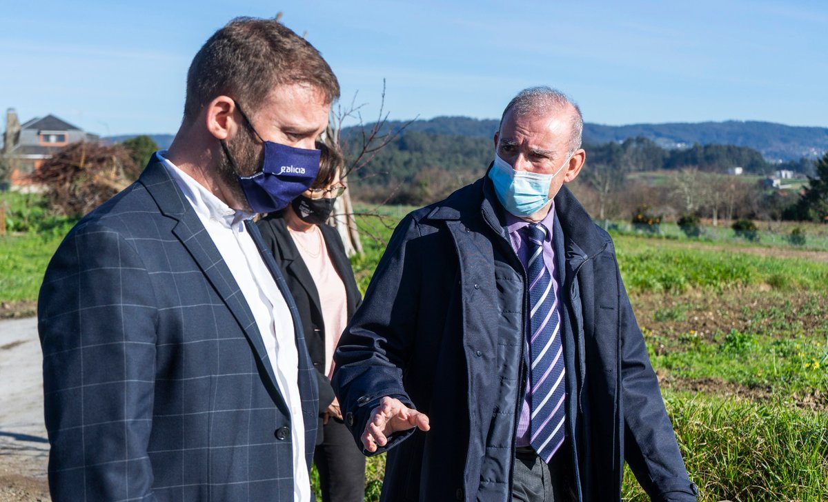 Mvfaraldo's tweet photo. Hoy recibimos delegado territorial @Xunta @gonzalotrenor en corredor peonil #Viadeiro #Castro. Actuación cofinanciada por Conselleria Cultura a petición gobierno local en marco mejoras #CaminoInglés
@ConcelloMino necesita y agradece apoyo todas administraciones
#Miñoéfuturo https://t.co/0MzmPMdD6D