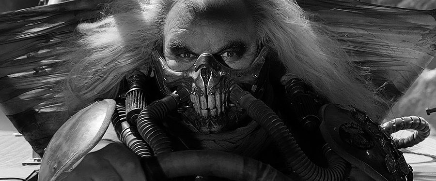 безумный черно. безумный черно. маниакальное лицо. безумный макс дорога ярости чб. ведьма черно белое фото.