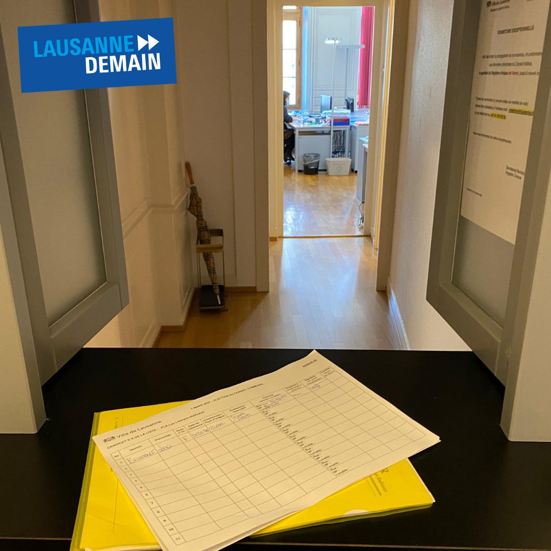 PLRLausanne's tweet photo. Le #PLR est fier a déposé sa liste pour le #CCLausanne, composée de 37 femmes et 37 hommes. Des candidats pour la plupart binationaux, puisque 5 continents y sont représentés : jamais une liste PLR n’avait été aussi diversifiée et variée #ECVD21 #5a2 https://t.co/8C0szz8nQx https://t.co/IlVNDzbJHM