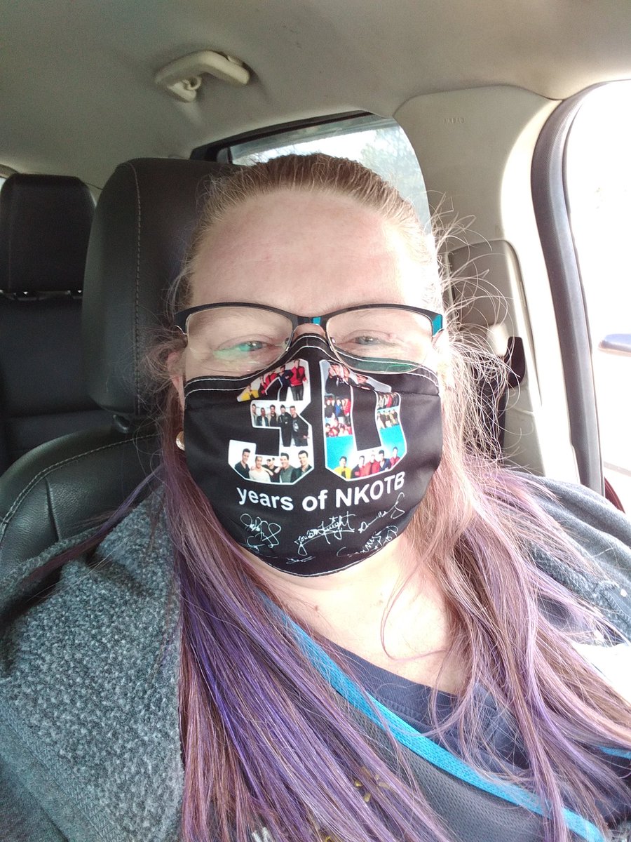 life_bh4's tweet photo. Got my new mask and IM LOVING IT!!😍❤ 30yrs and still going strong! #loveeternal #lovemyguys #blockhead4life https://t.co/aNcQdpgb1N