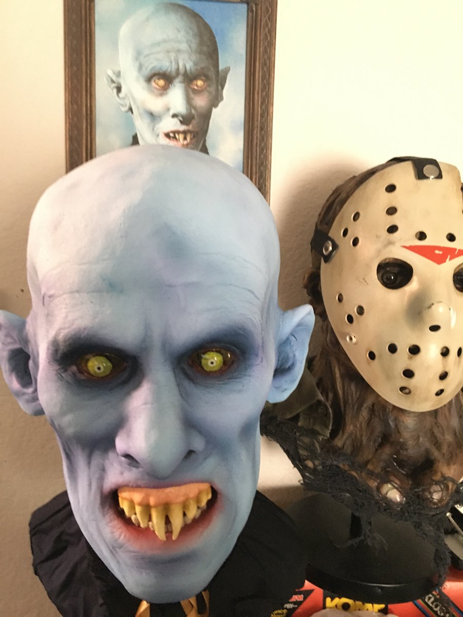 hellbeatle's tweet photo. Welcome the Newest addition to The Family!!! 1 of 22 Worldwide (So Far)
#KurtBarlow #SalemsLot A 1979 TV Mini Series by #TobeHooper 
Based on the 1975 Book by @StephenKing 💀📚 
 📺🎬🎥🎞🩸🍷🦇🧛🏻‍♂️⚰️🖤
#Horrorween #Halloween2021 #HorrorHoarder #HorrorFamily https://t.co/pJKwX3iYMe