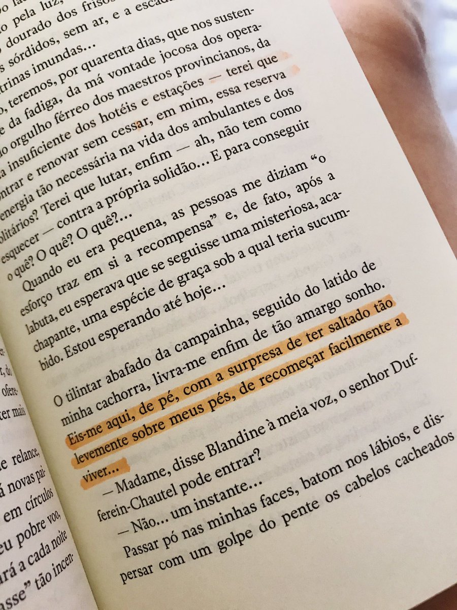luzliteraria's tweet photo. Leitura atual: A Vagabunda, de Colette, do selo Meia-Azul, da @imaeditorial. Amando.❤️ https://t.co/fyskCzZsGO