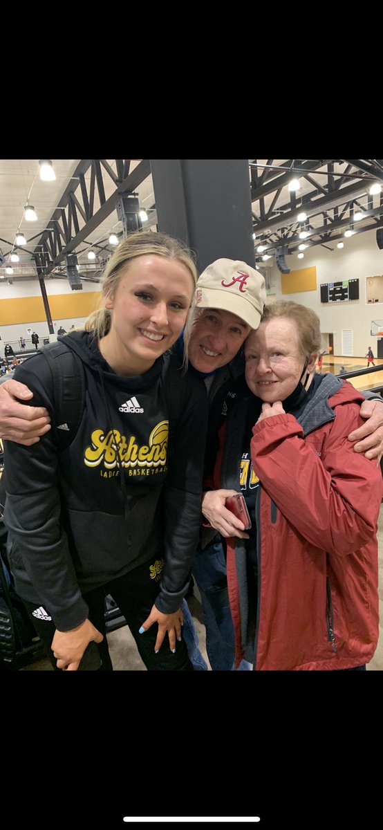 BachusCaroline's tweet photo. Forever thankful for family and supporters who are like family!! ❤️💗 https://t.co/SdWrTSZjzb