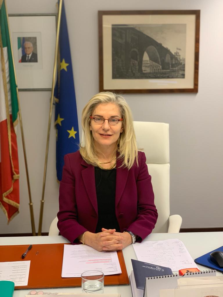 ElenaBasileIT's tweet photo. With @FedericaMog  and the Director of @IICBruxelles  to meet the students attending the « Italian Legal and Political » class by @MaCriCocc . Happy to see Italy as one of the main supporters of the @collegeofeurope  and so many students who choose the Italian language @ItalyMFA https://t.co/FEe1jiAZSi