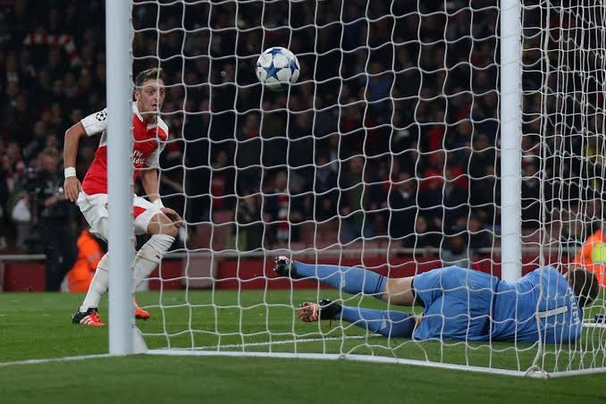 Özil added another important UCL goal vs Bayern to his catalogue a few weeks later. Arsenal won 2-0.
