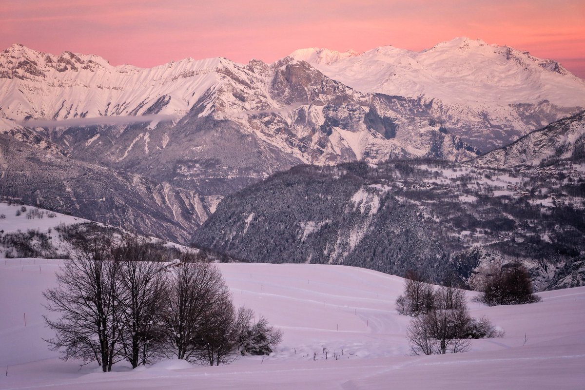 #Photorun de tout à l'heure entre La Toussuire, Fontcouverte, Villarembert et Le Corbier. Amicale chaleur Savoyarde de -10°C, vivement la raclette de Comté!