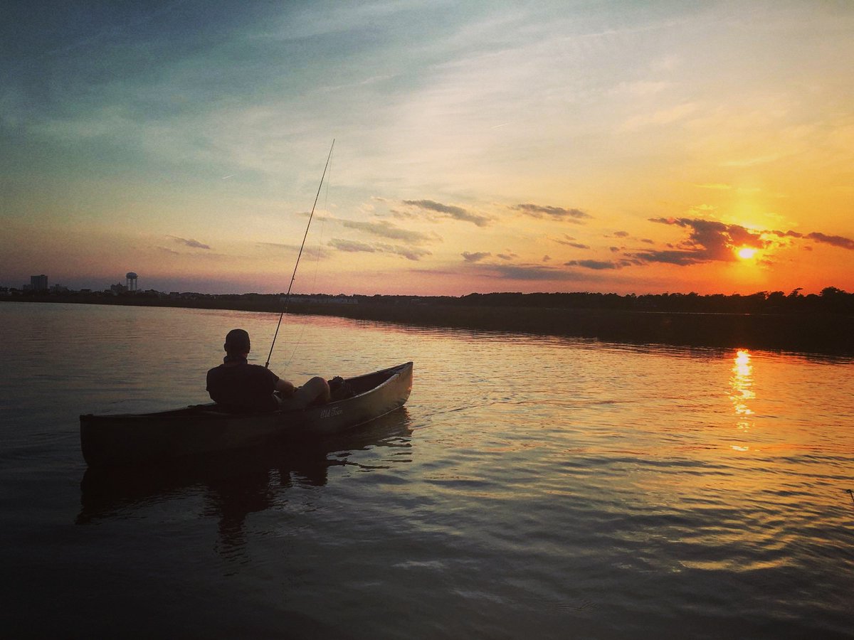 Discover_SC's tweet photo. No matter where you’re visiting in South Carolina, spectacular fishing awaits! https://t.co/F6DoGophWA #DiscoverSC #FishinSC https://t.co/2smy4DZVku