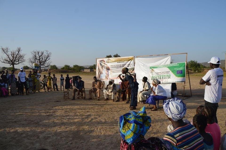 unis_diversite's tweet photo. Démarrage des tournées de sensibilisation théâtrale de la compagnie #Dankun dans le cercle de #Kati !
Paix, cohésion sociale, sécurité et stabilité sont les sujets qui ont animé les différentes performances.
Vive la culture 🇲🇱
#culture #art #europaid #paix #mali https://t.co/yzaqM4UcvG