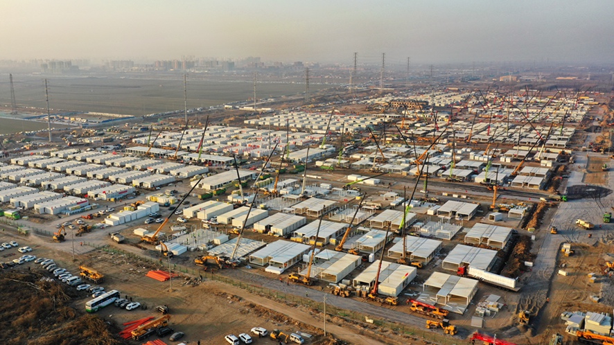 jenniferzeng97's tweet photo. Quite "magnificent"!   好壯觀呀。
P1: Quarantine site in Huangzhuang, Hebei province in China. 圖1：石家莊黃莊隔離場所
P2: Mobile testing unit in Wangkui, Heilongjiang , China. 圖2：黑龙江望奎移动方舱检测实验室
#CCPVirus #COVID19 #中共病毒 #新冠 https://t.co/IWv9yDgRZ7