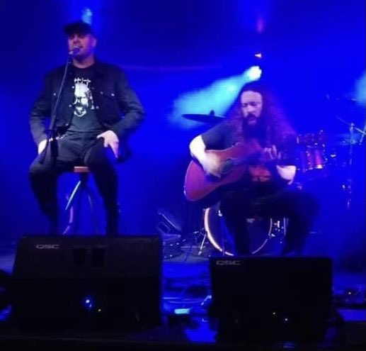 SUNFLOWERDEAD's tweet photo. Sometimes pulling out the acoustic for the newest angel in heaven is heavier than screaming your face off.  🙏😢

#ragingrivers #sunflowerdead #reggie #gottagorecordagain #marchoftheleper #angel https://t.co/YO2115CYKa
