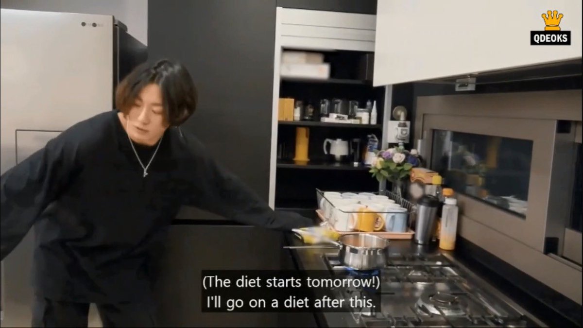 filesvantae's tweet photo. [Info]

El episodio número 125 de 'RUN BTS' que se trasmitirá mañana y en el cual aparecerá el chef 'Baek Jong Won' donde se especula que cocinarán, fue filmado en el apartamento de los chicos.

@BTS_twt #BTS https://t.co/g8jrmdwMe8