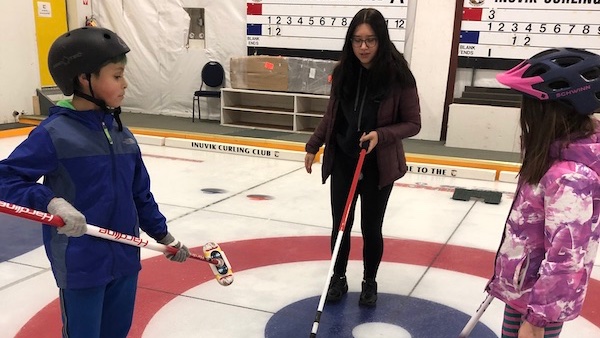 The youth curlers in Inuvik are taking advantage of all the extensive programs the #curling facility has to offer. And they're loving it! Full details in our story ➡️ bit.ly/2M6vPJq