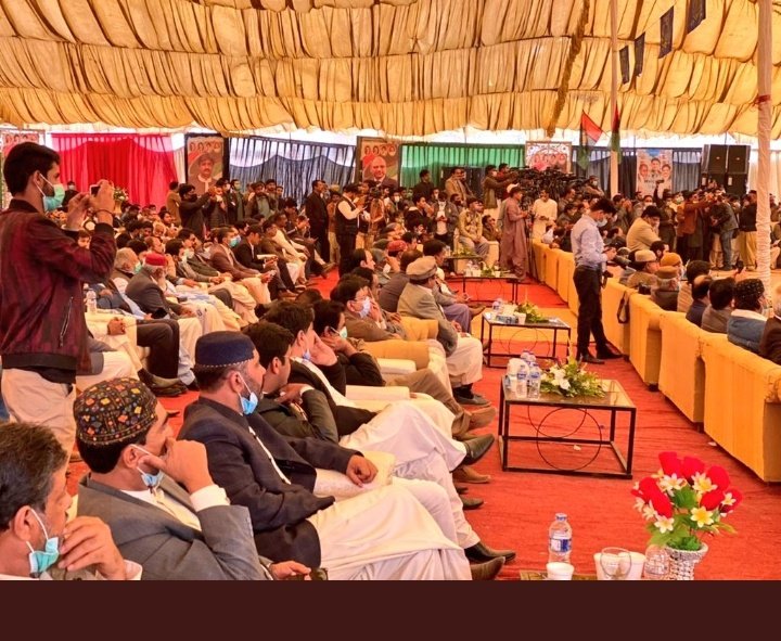 bilawal_jeay's tweet photo. Today Chairman #PPP @BBhuttoZardari  distributed allotment letters of 1024 Flats to industrial workers at Sukkur.
#MazdoorKaBhuttoZindaHai https://t.co/25HNgtlyc7