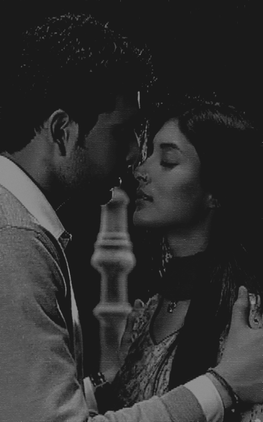 mirha_noor13's tweet photo. Tum ko choo ke bhi choone ko karta hai dil...
Paa ke bhi paane ko karta hai dil...

*inserting bht saare safaid dil*

#12YearsOfKMH https://t.co/aqmIUaNq1H