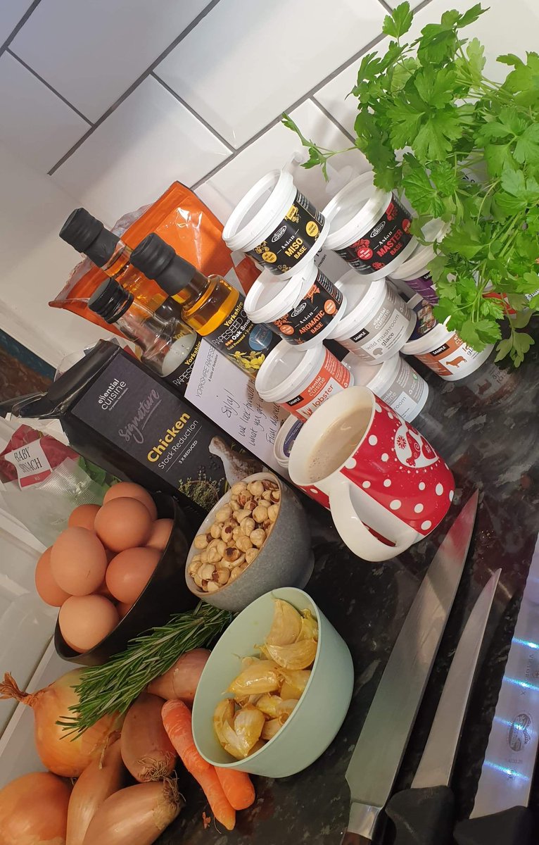 Essential_Kerry's tweet image. Thank you @ChefCraig_1 for demonstrating some of the Essential Cuisine products today to the young students at Cheshire College. Beautiful dish!
#EssentialSupport
#Chef2Chef
#GotYourBack
#nextgeneration