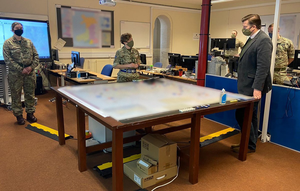 In Wales, Armed Forces personnel are supporting the response to #Covid19 by:

✅ Operating vaccination centres
✅ Administering vaccines
✅ Driving ambulances

Today Minister for the Armed Forces <a href="/JSHeappey/">James Heappey</a> visited Joint Military Command Wales to discuss their ongoing efforts.