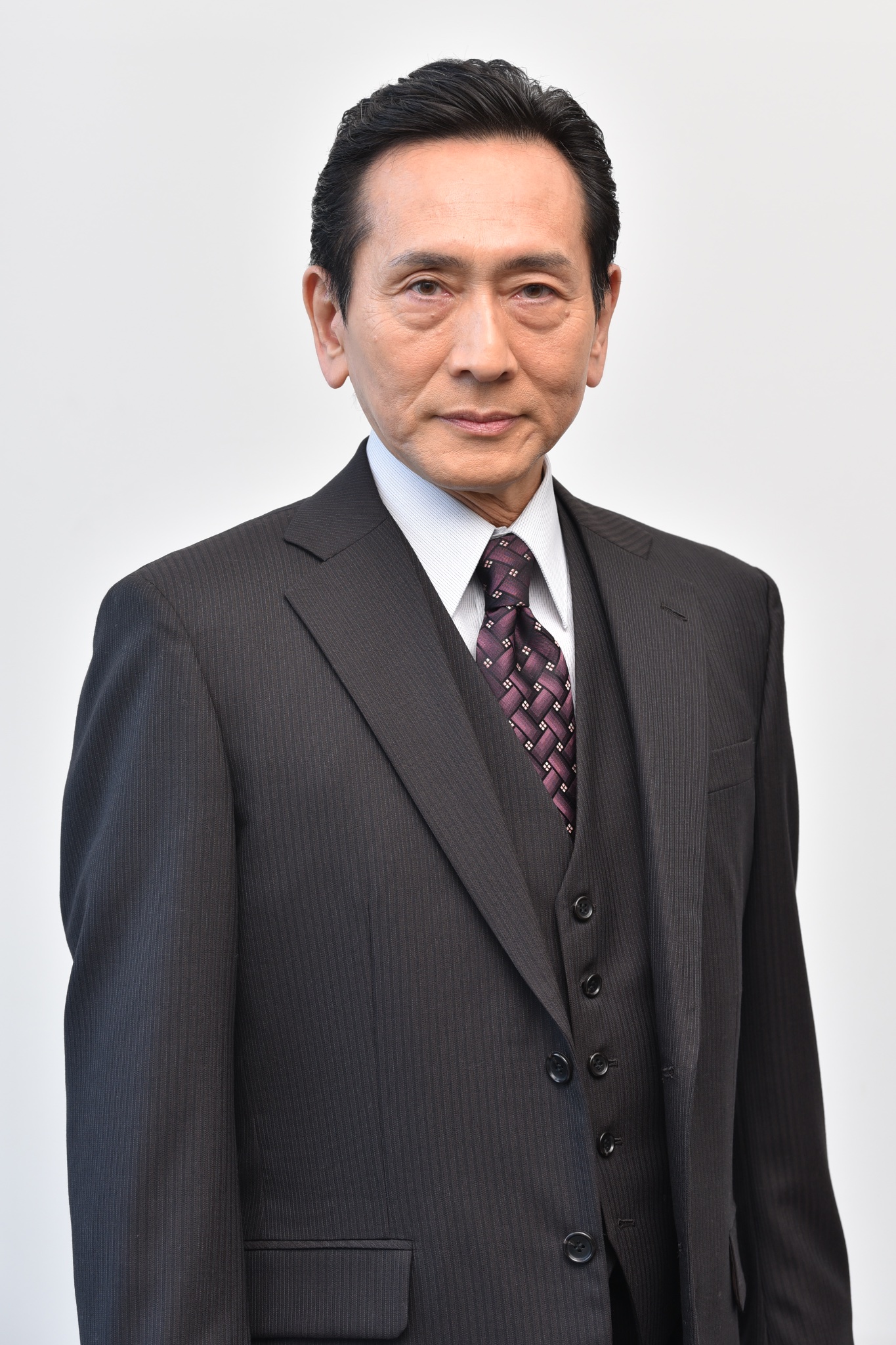 レッドアイズ 監視捜査班 ドラマ公式 7 28 水 Blu Ray Dvd Box発売 レッドアイズ キャラ紹介 奥州寛治 52 矢島健一 神奈川県警の刑事部長 島原 松下奈緒 の上司 島原をksbcのセンター長に任命するも 元犯罪者 の面々