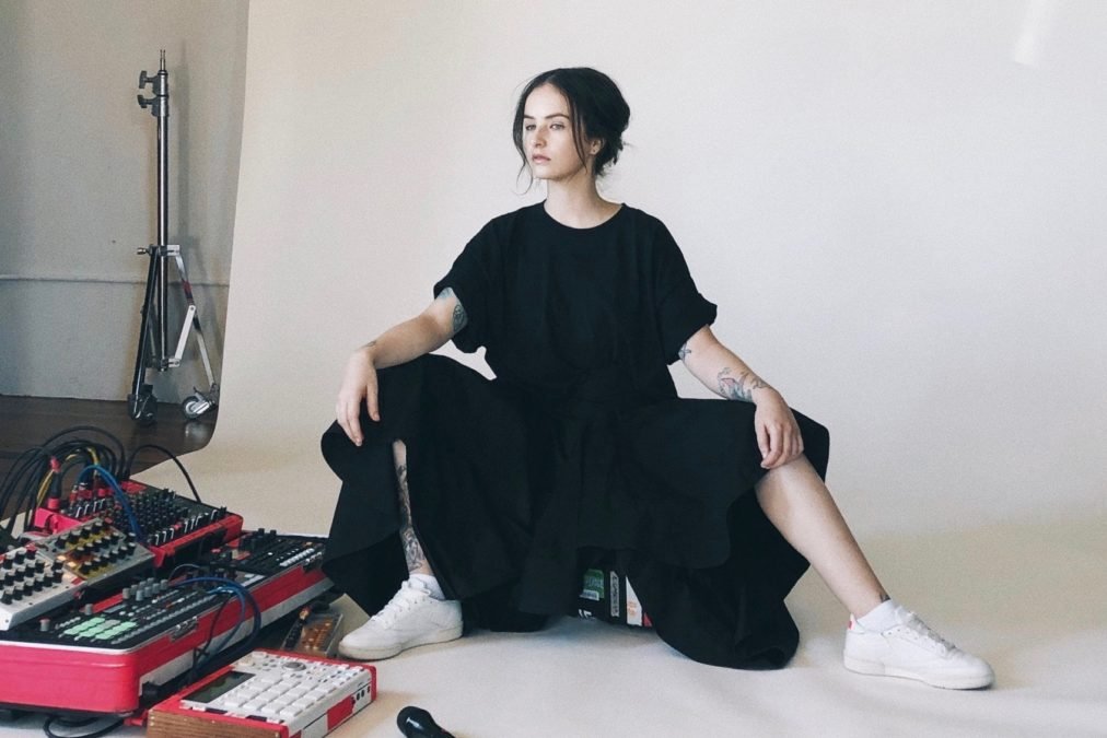 _El cielo no es de nadie_ de Ela Minus está bien chila😍.

acts of rebellion sin duda es un gran álbum.

👇✨🙏👇✨🙏👇✨🙏
elaminus.bandcamp.com/track/el-cielo…