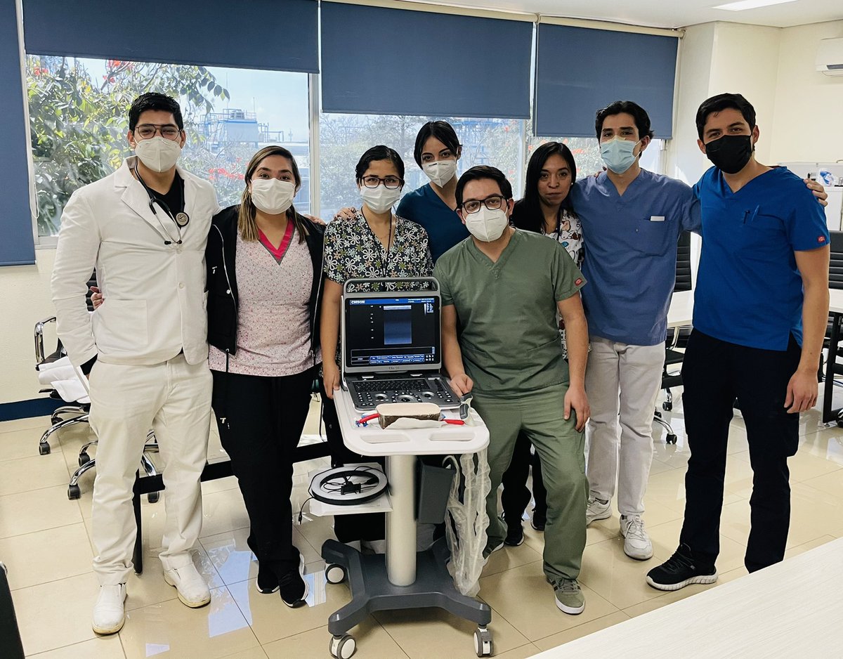 Alexgr23's tweet photo. Practicing ultrasound guided central venous access placement @nefrohgr46 #Nephrology #NephTwitter https://t.co/K3pDG8letR
