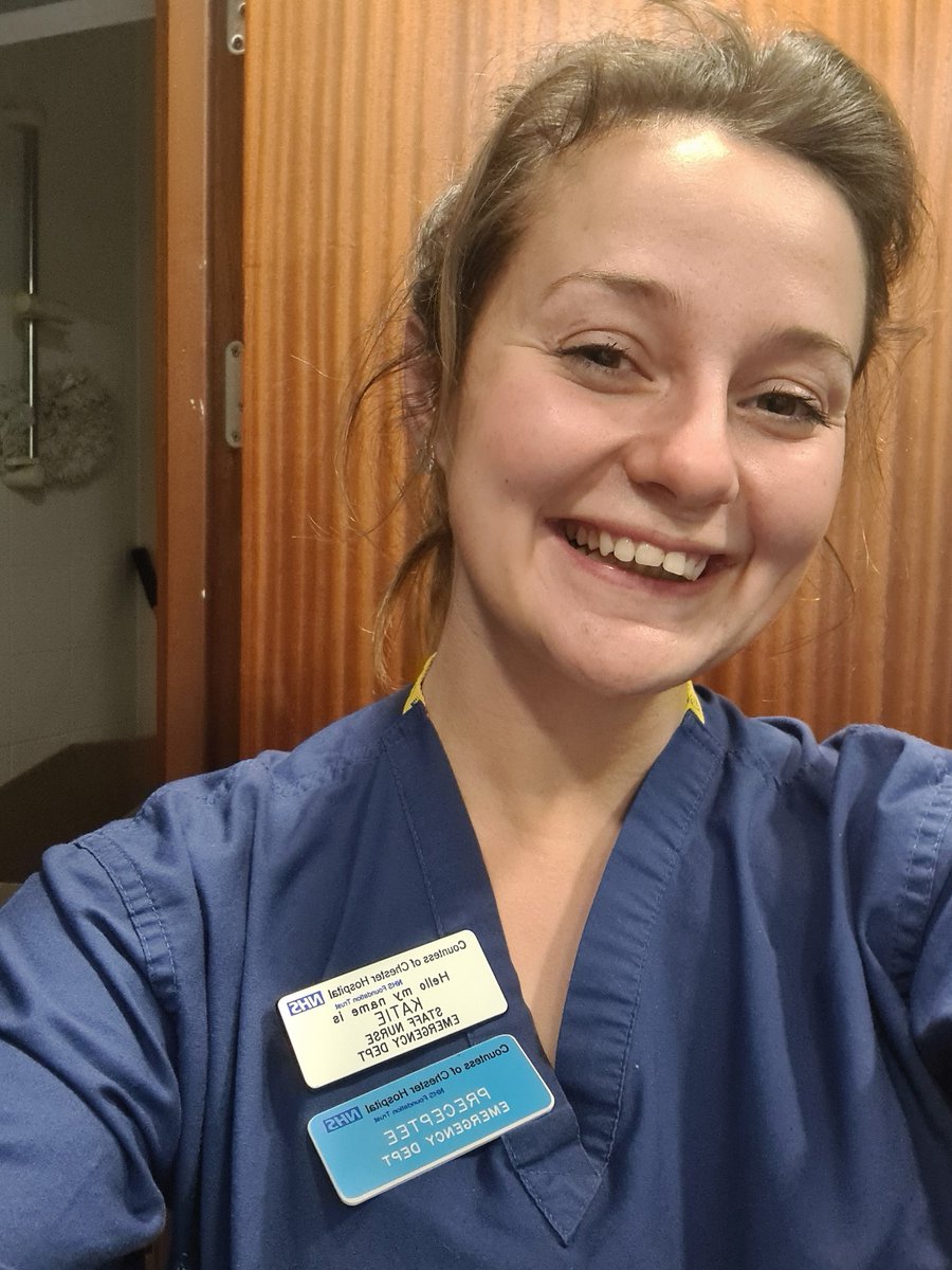 KatieASimm's tweet photo. Today I got my name badge (ooooooo badges!) 
The scariest thing ever but also the  most exciting as I can't hind that I'm officially a staff nurse in the ED anymore 😅🤭 
Felt like I passed the right of passage today🌈👩‍⚕️
#NQN #EDnurse #Staffnurse #NHS #nobluemonday https://t.co/359eOAAWDx