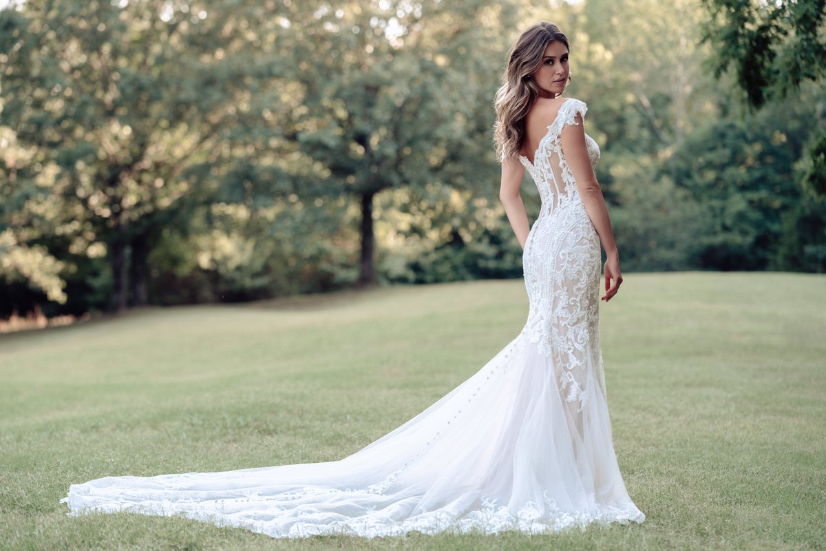 Our @AllureBridals Bridals Pop-up is this weekend, 1/22-1/24! Your dream Allure Bridal gown is 20% off this weekend, along with Allure Bridesmaids and accessories! #allurebridal #terrycostabride
