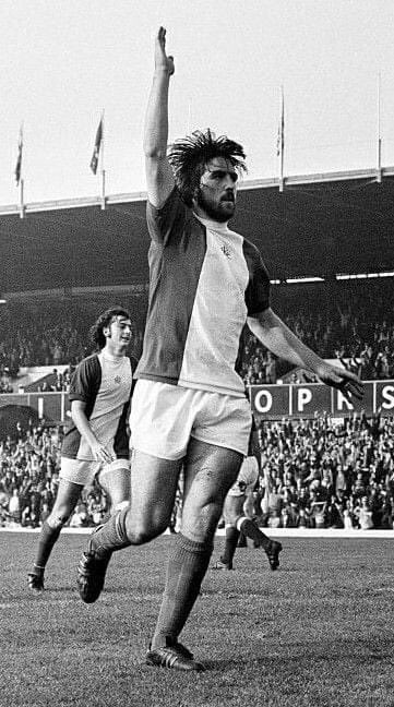 Can t believe my boyhood hero is 70 today Happy birthday Bob Latchford - King of St Andrews   