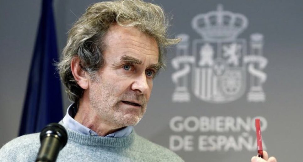 Llevo 21 años trabajando de cara al público, vistiendo en muchas ocasiones con traje durante años, de lunes a viernes siempre bien afeitado y con una presencia impecable. No puede ser que este señor salga con esta pinta de guarro a hablarnos de temas sanitarios.