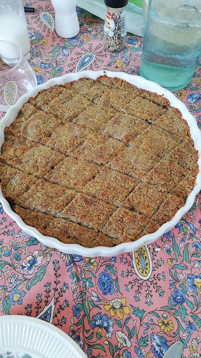 jake1791's tweet photo. Quand une syrienne et une franco-belge se mettent à cuisiner ca donne un bon kebbe 😋😋
#syrianfood #food #kebbe https://t.co/7cjbifnD7f