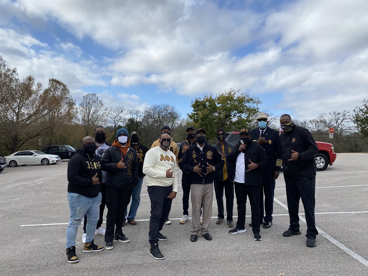 austin_alphas's tweet photo. Providing service and advocacy during the MLK Celebration today in honor of our brother, Dr.Martin Luther King Jr #MLKDay https://t.co/legSgoojtk