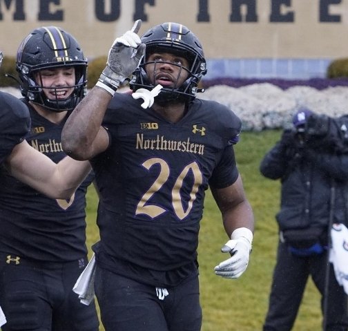 NCAAFNation247's tweet photo. ● True Freshman Spotlight ●

RB Cam Porter - Northwestern

• Porter made a big impact for a Freshman. He rushed for 333 yards 5 TDs and hauled in 9 passes for 57 yards. I expect a big season from him in 2021. https://t.co/35NijcF0qb