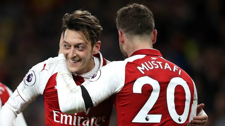 Mundialistas's tweet photo. Shkodran Mustafi a Mesut Özil: “Haz sido el jugador menos egoísta con el que he coincidido, dentro y fuera de la cancha. Siempre serás recordado como el rey de las asistencias. Desafortunadamente, no te pudimos asistir cuando más nos necesitaste.” https://t.co/ySiY1QAUeL