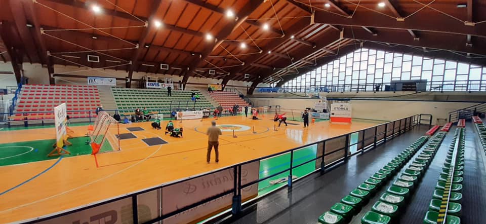 atri_cup's tweet photo. Nel week-end abbiamo ospitato la prima fase della Coppa Italia di torball, primo evento 2021 targato #AtriCup. 🏐🏆
La collaborazione con la @Fispic_official si rinnoverà il 30 e 31 gennaio con l'Open Day di Serie A, sempre presso il palasport di Atri. 🇮🇹 https://t.co/PRReHUZEkK https://t.co/IN1DUtmRhs