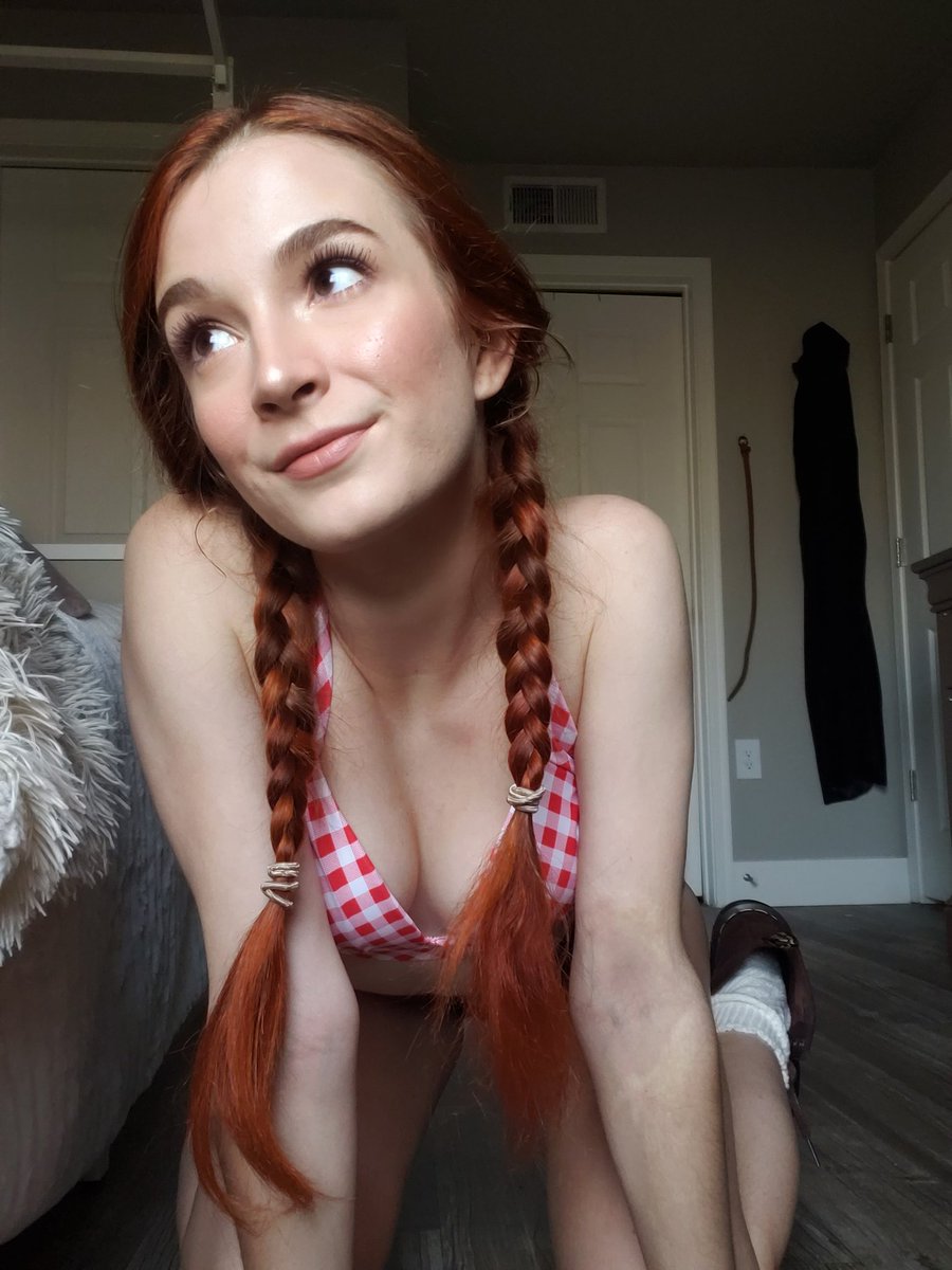 JupiterJackie's tweet photo. I'm no maid, but I'll do the milking https://t.co/5ozFUbuX2k