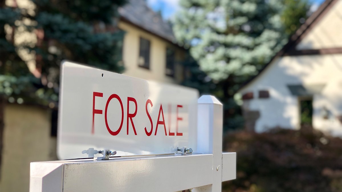 TamiGlover1's tweet photo. The type of #mortgage you choose can impact #closingcosts.  https://t.co/nVGK6Hm74B https://t.co/g2q8hAiD81