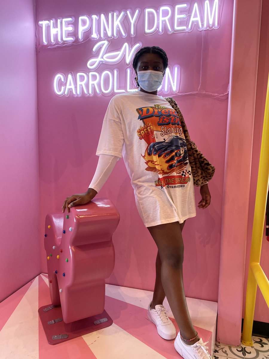 laeticiaevang's tweet photo. pink &amp; casual 💗 https://t.co/rYBoAaMD2v