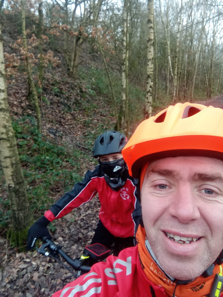 Colzi69's tweet photo. Making memories.
Loving the outdoors &amp; eating cake as I'm sure it's cycling law.
#MTB #GMBN #cycling #makingmemories #fathersontime #outdoorfun #cake #hotchocolate https://t.co/cpsBpDkPli