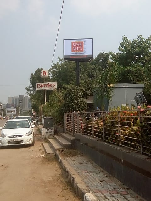 InditechL's tweet image. Led Screen Installation on pole 
Dual side V shape Led Screen 
P6 Outdoor Advertising Led Screen 
Contact: +919044553141
Enbon.com