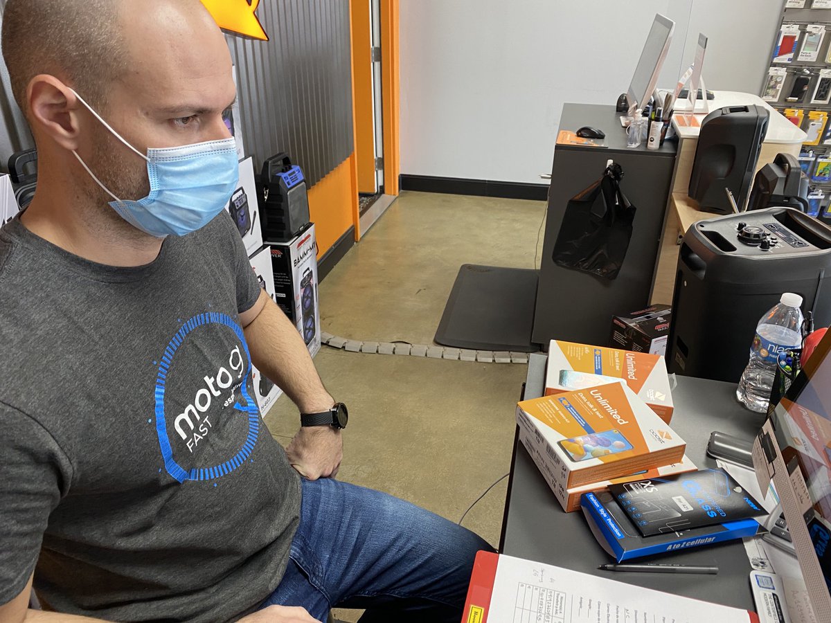 BoostJeff's tweet image. 3 line bogo out the door! ⁦@mstockton_dish⁩