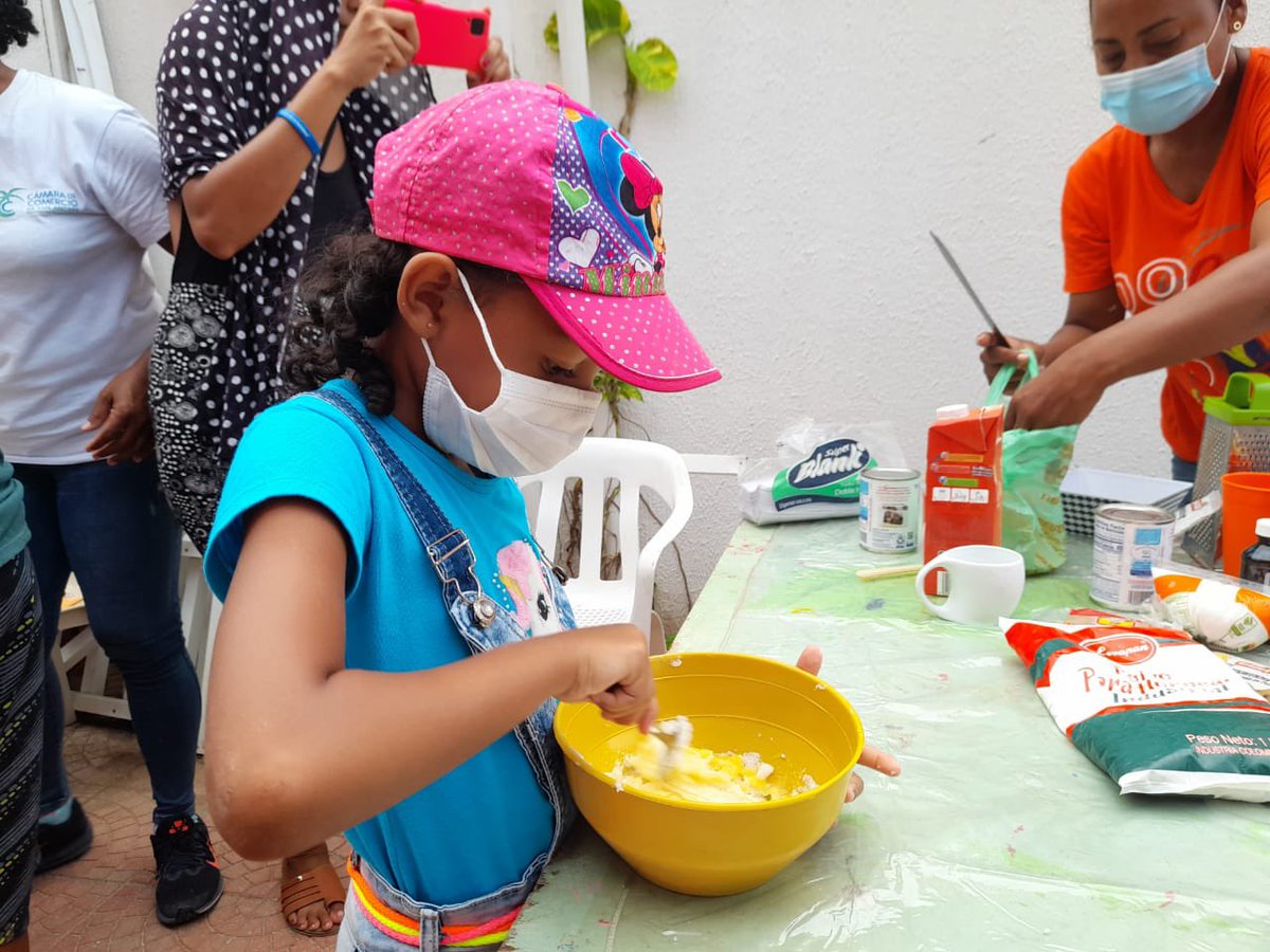 WorldVisionCO's tweet photo. Desde el sector de San Juan, en el archipiélago de San Andrés, Providencia y Santa Catalina, seguimos acompañando a la niñez afectada por la #EmergenciaIota con acciones coordinadas por Secretaria de Salud, @cruzrojacol y Island Roots &amp; Heritage Foundation. 
#PorLosNiños https://t.co/r2t8LPWwyy