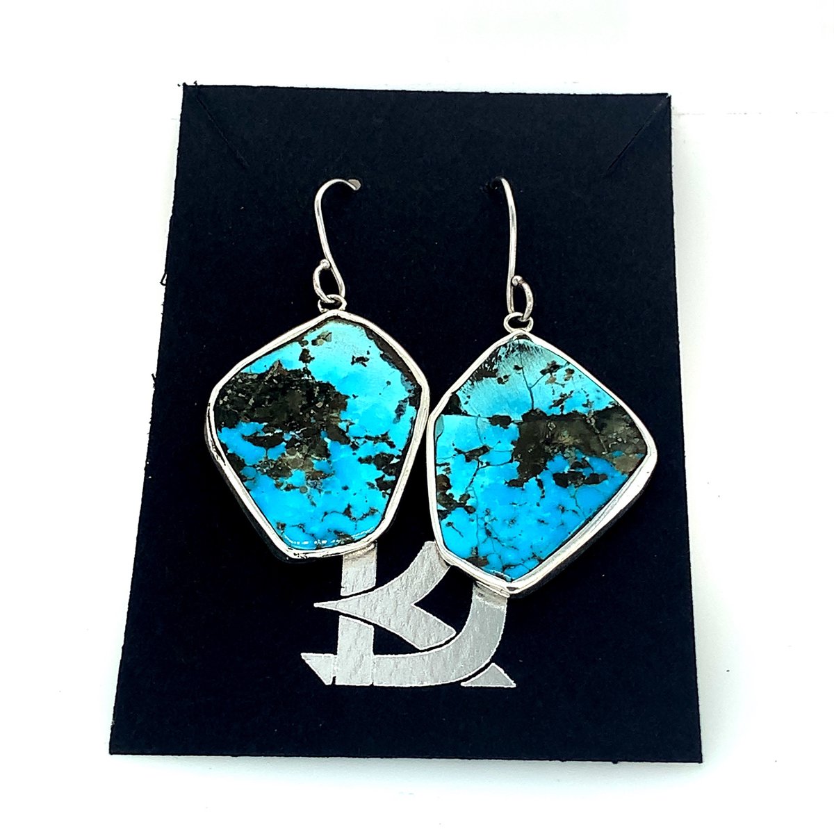 KJTweet49's tweet photo. This is a commission for specific turquoise earrings from the Morenci mine in Arizona. . It's worn as a reminder of protection and armor to get ready for the day. https://t.co/kj6lM2rZ4l