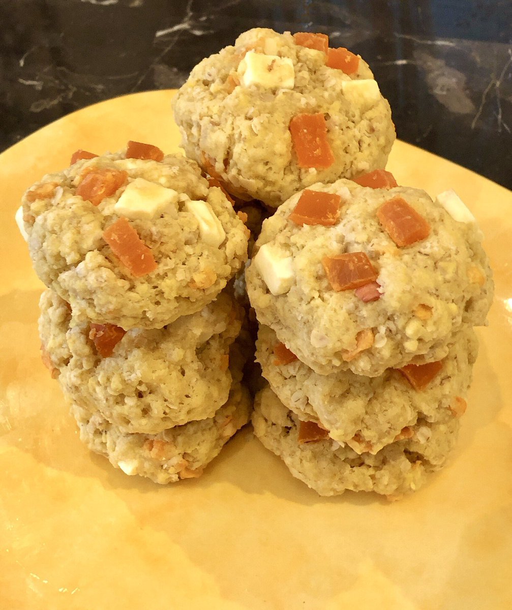 NookOntario's tweet photo. Get a load of this hunka-hunka 
👁👁 Peaches and cream oatmeal cookies 💣 Available nation-wide https://t.co/dFo345mrFz
💖
💘
💞
#papaya #tropical #peache #peaches🍑 #cookiescookiescookies #oatmealcookies #peachesandcream #peachesncream #peachesandcreamoatmealcookies https://t.co/9iH6ECcw19