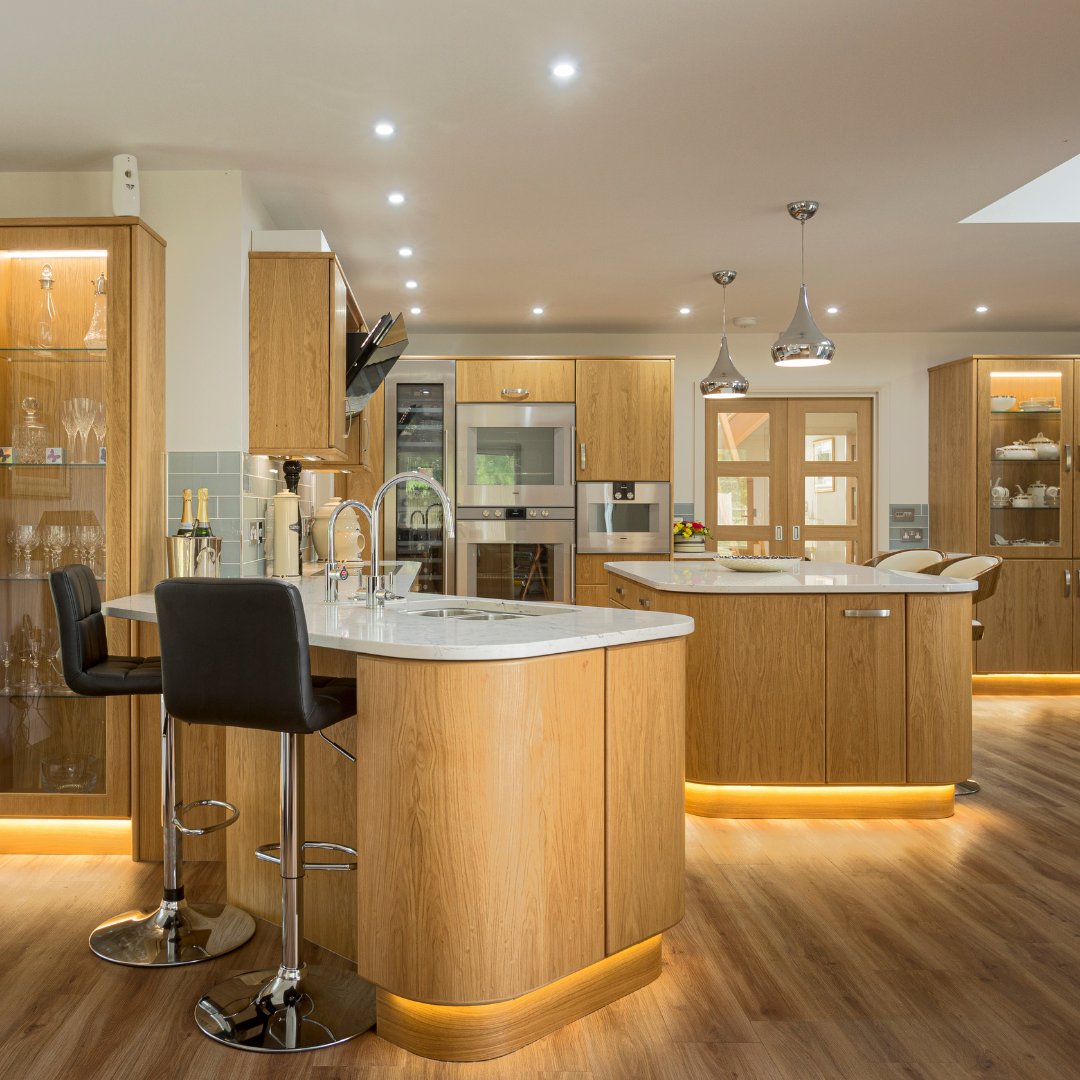 KestrelKitchens's tweet photo. There are so many ways to use different lighting solutions in the kitchen. How many can you spot here? https://t.co/Oi06N85hfV
